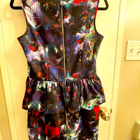 H&M floral peplum dress - Picture 2 of 2